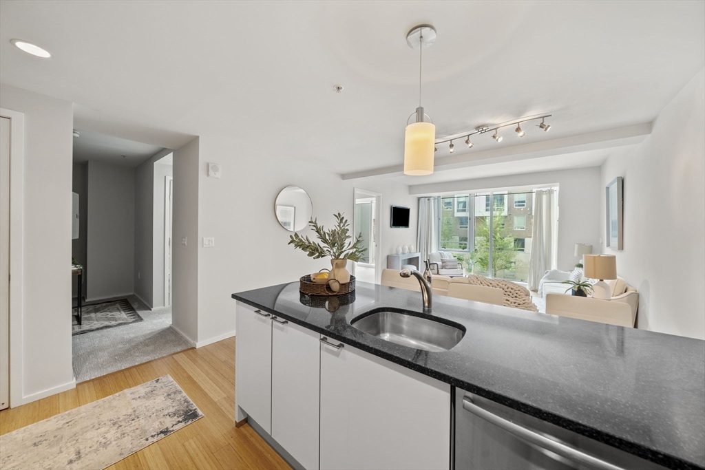 2 Earhart St 308