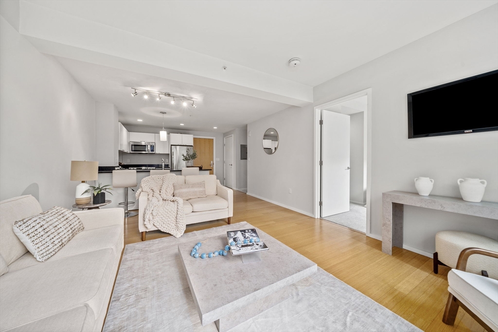 2 Earhart St #308, Cambridge, MA Photo #8