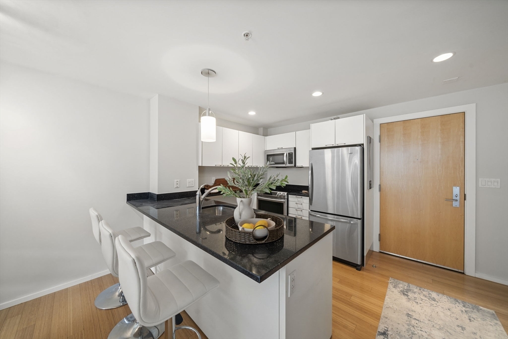 2 Earhart St 308