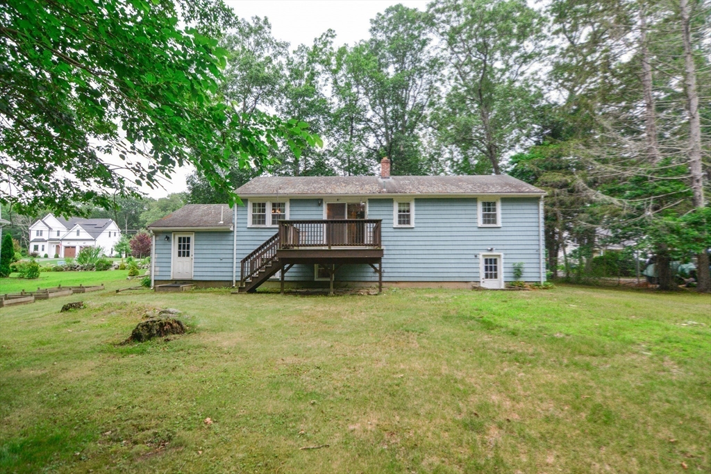 Holliston, Massachusetts 01746, United States, 3 Bedrooms Bedrooms, ,2 BathroomsBathrooms,Residential,Active,172913