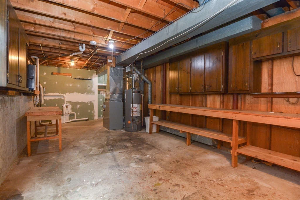 Holliston, Massachusetts 01746, United States, 3 Bedrooms Bedrooms, ,2 BathroomsBathrooms,Residential,Active,172913