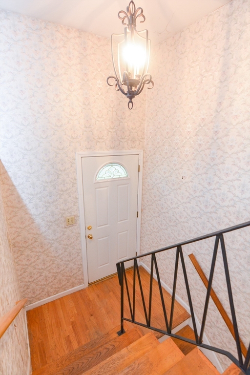 Holliston, Massachusetts 01746, United States, 3 Bedrooms Bedrooms, ,2 BathroomsBathrooms,Residential,Active,172913