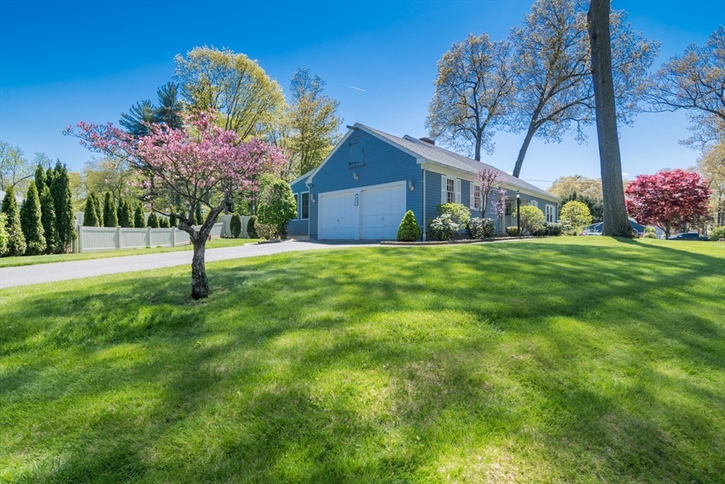 51 Edgewater Road