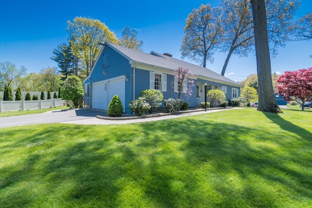 51 Edgewater Road