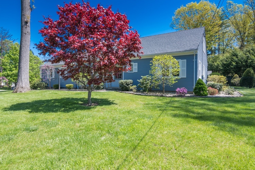 51 Edgewater Road
