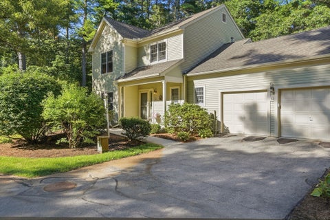Photo of 12 Chestnut Ln #12, Bedford, MA 01730 (MLS # 73554346)
