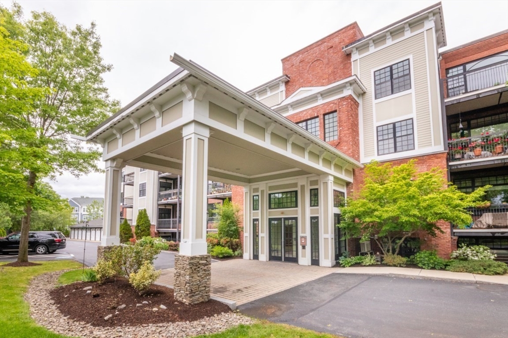 58 N Main St 202