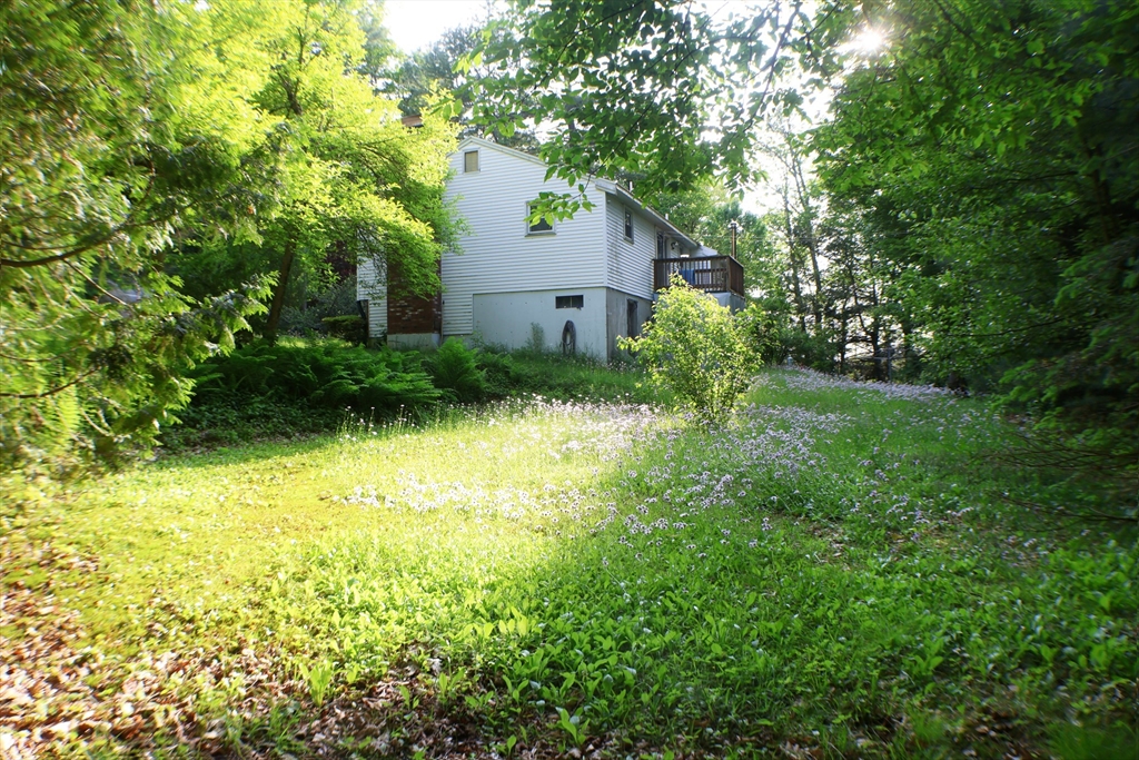 2 Laurel Ln