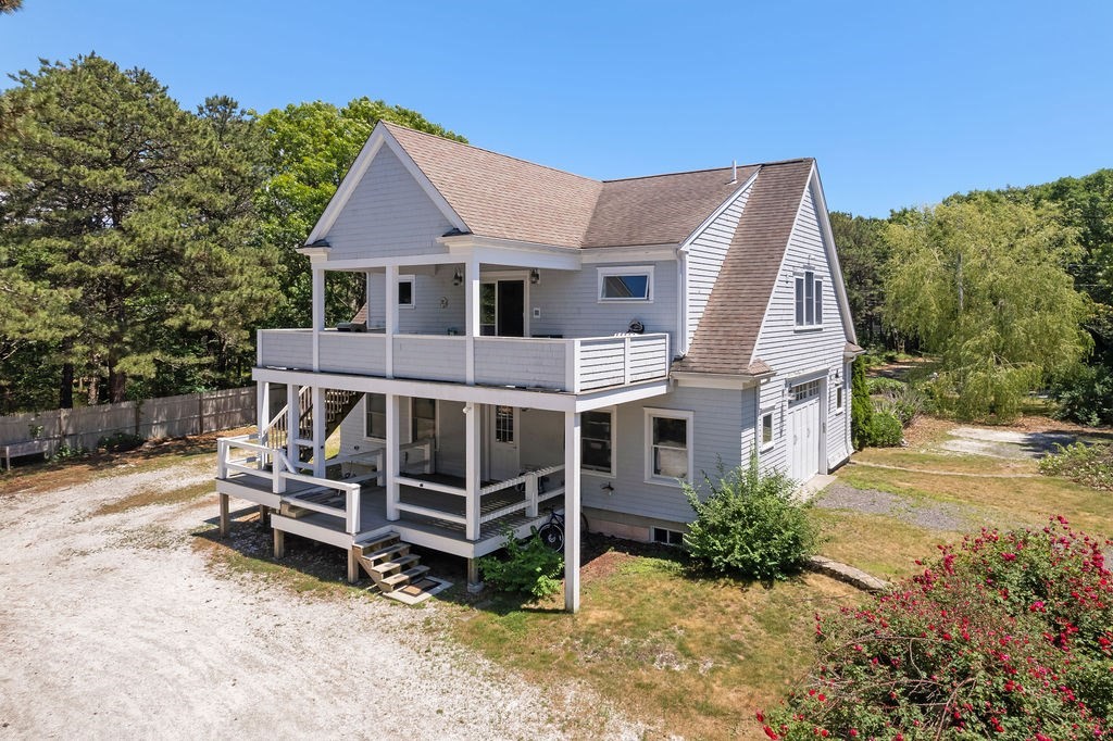 379 Monomoscoy Rd