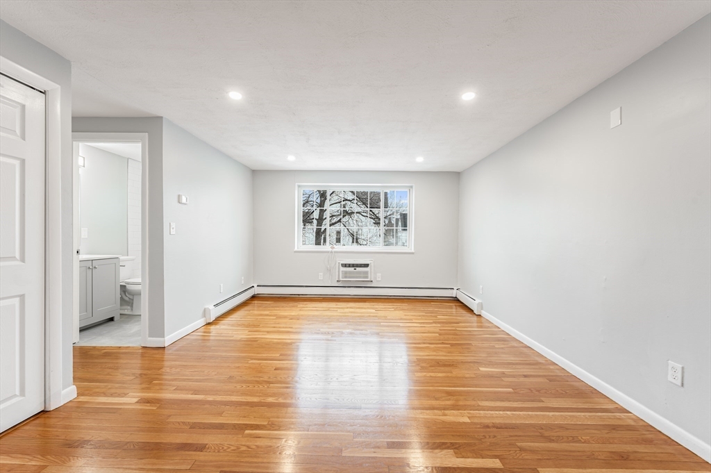 15 Staples Avenue 31