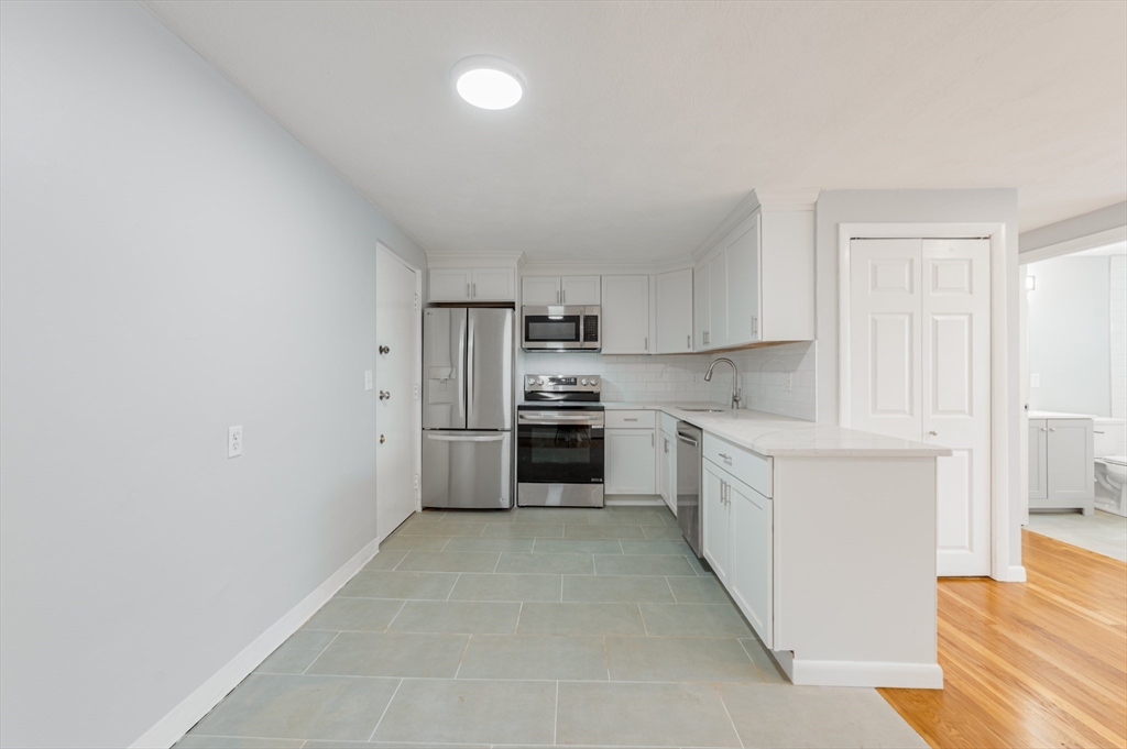 15 Staples Avenue 31