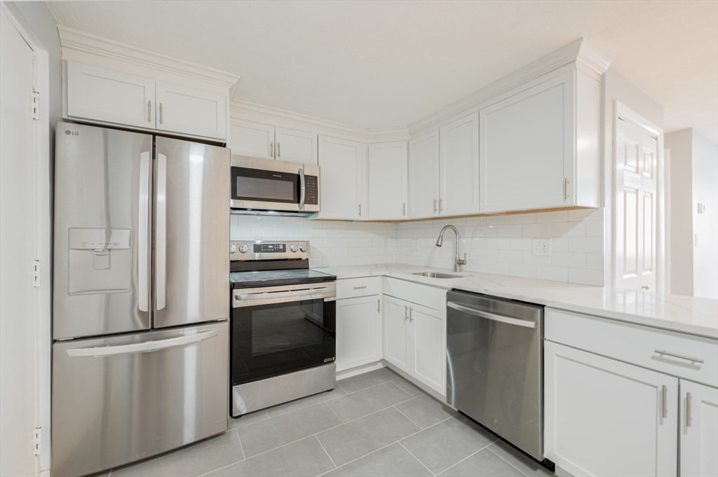 15 Staples Avenue 31