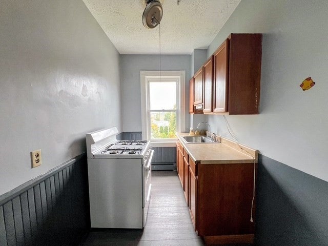 692 Penn St, Fall River, MA, 692 Penn St, Fall River, MA Photo #13