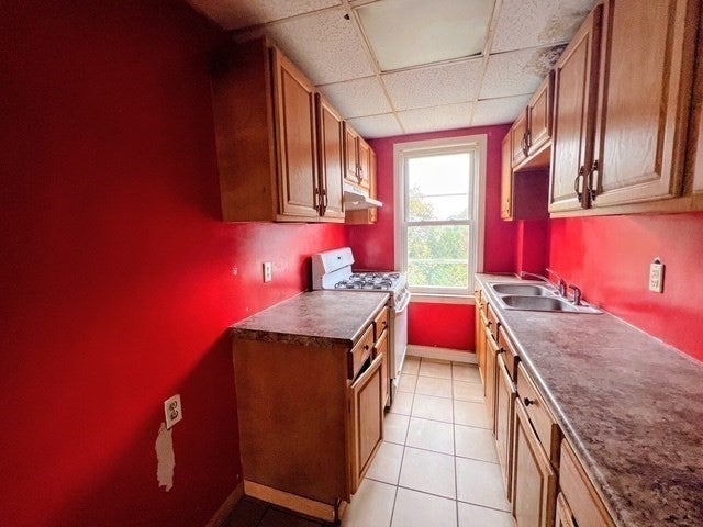 692 Penn St, Fall River, MA, 692 Penn St, Fall River, MA Photo #8