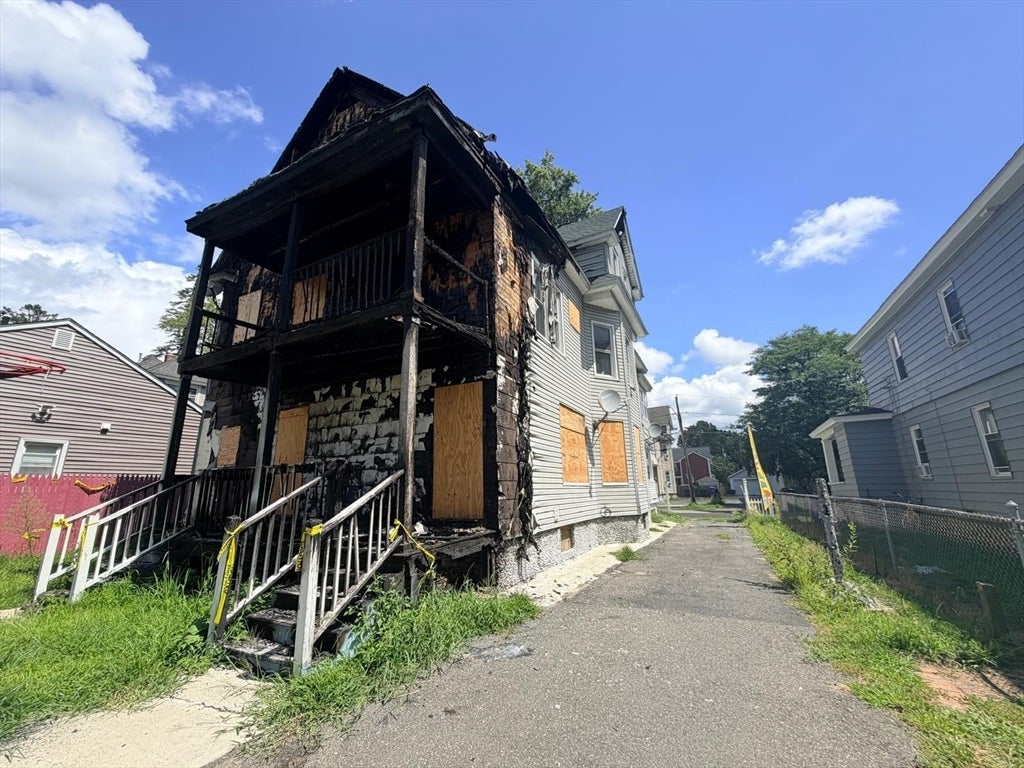 30-32 Ruskin St, Springfield, MA Photo #8