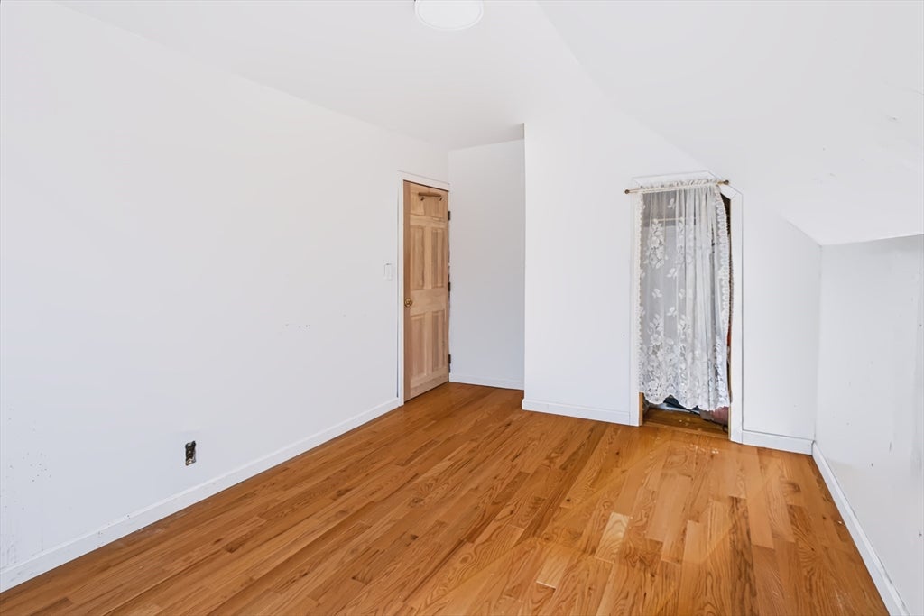 112 Quebec St, Lowell, MA Photo #19