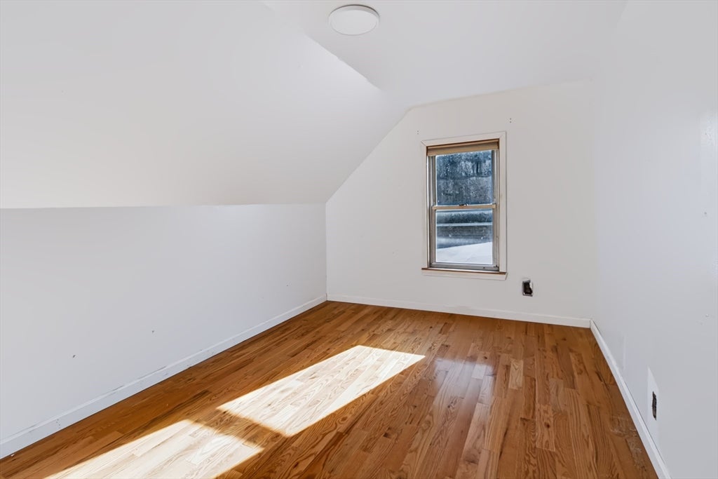 112 Quebec St, Lowell, MA Photo #20