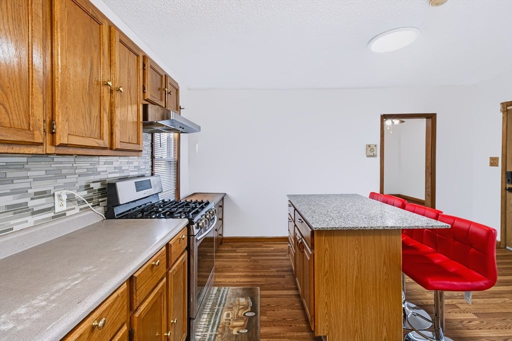 112 Quebec St, Lowell, MA Photo #10