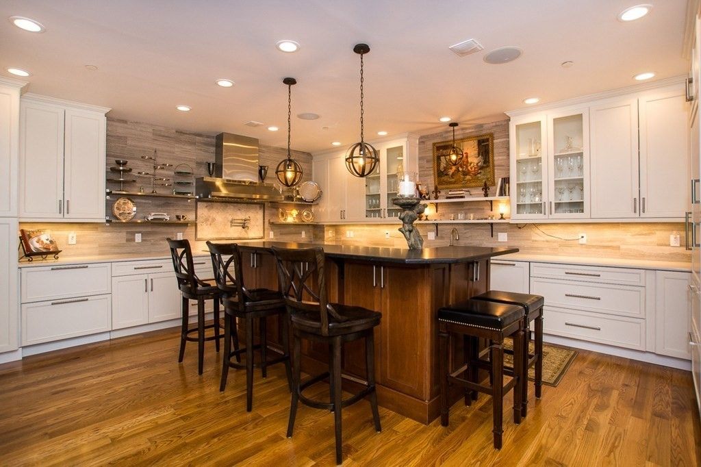 Photo of 1 Winter Place #2, Boston, MA 02108 (MLS # 73467934)