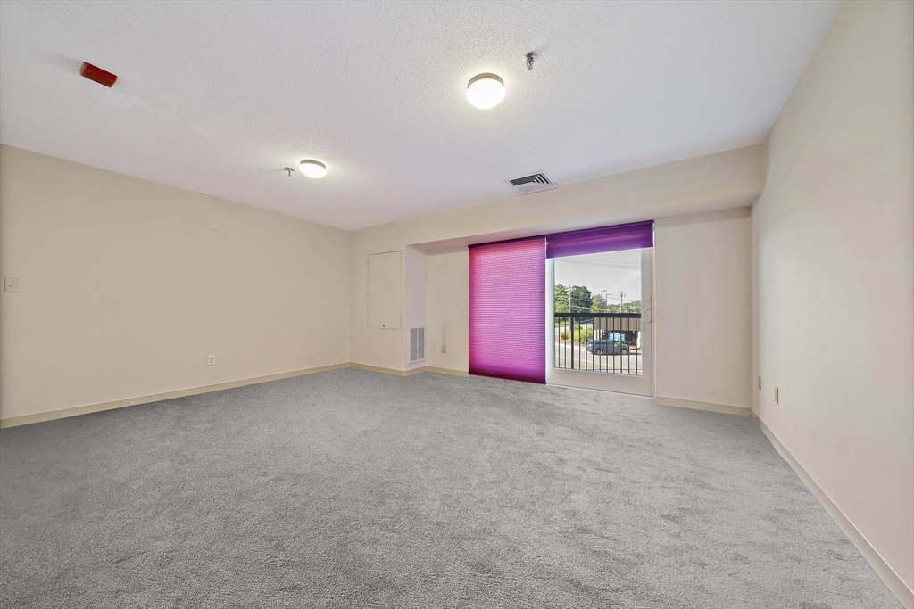 133 Commander Shea Blvd 215