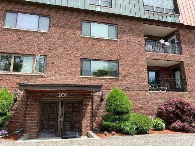 209 Commonwealth Ave #1, Newton, MA Photo #13