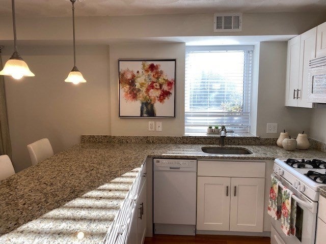 209 Commonwealth Ave #1, Newton, MA Photo #4