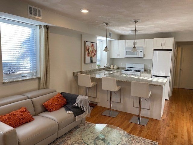209 Commonwealth Ave #1, Newton, MA Photo #3