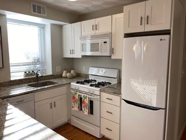 209 Commonwealth Ave #1, Newton, MA Photo #5