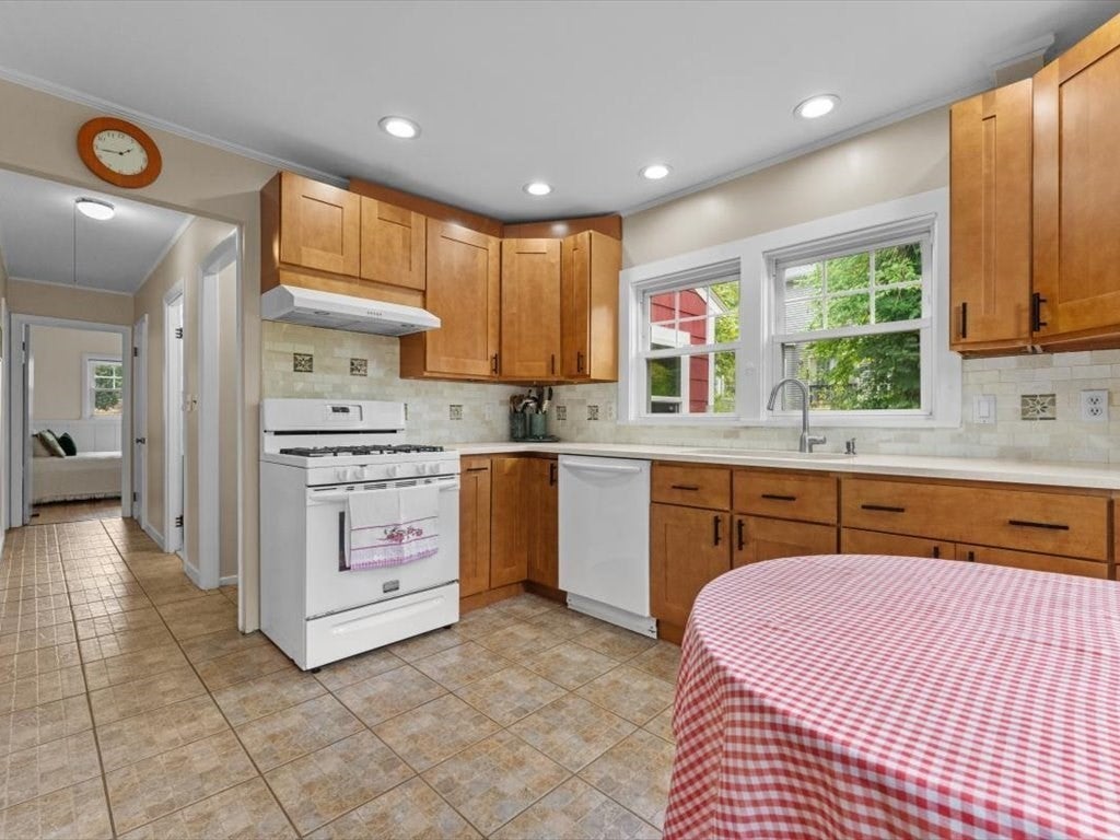 290 East Street, Westwood, MA, 290 East Street, Westwood, MA Photo #9