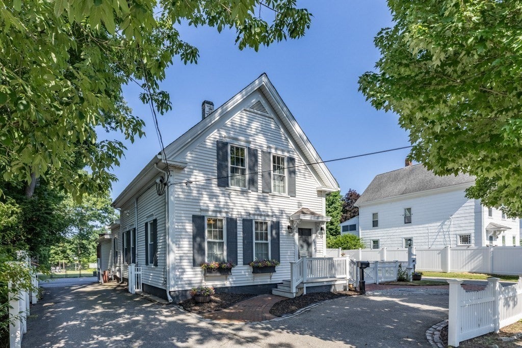 240 Plymouth St