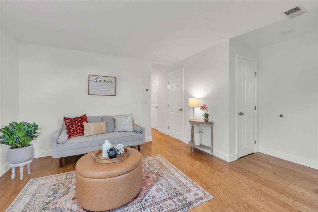 52 Warren St 1