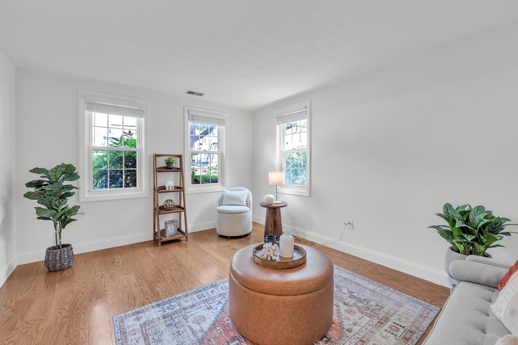 52 Warren St 1