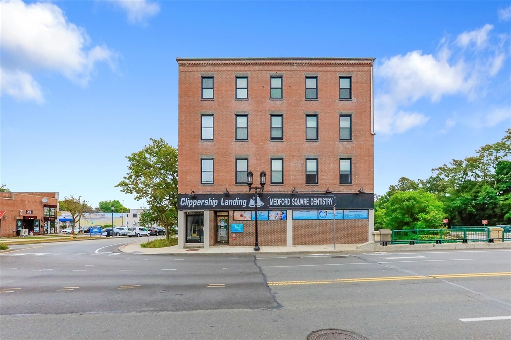 28 Main Street 4
