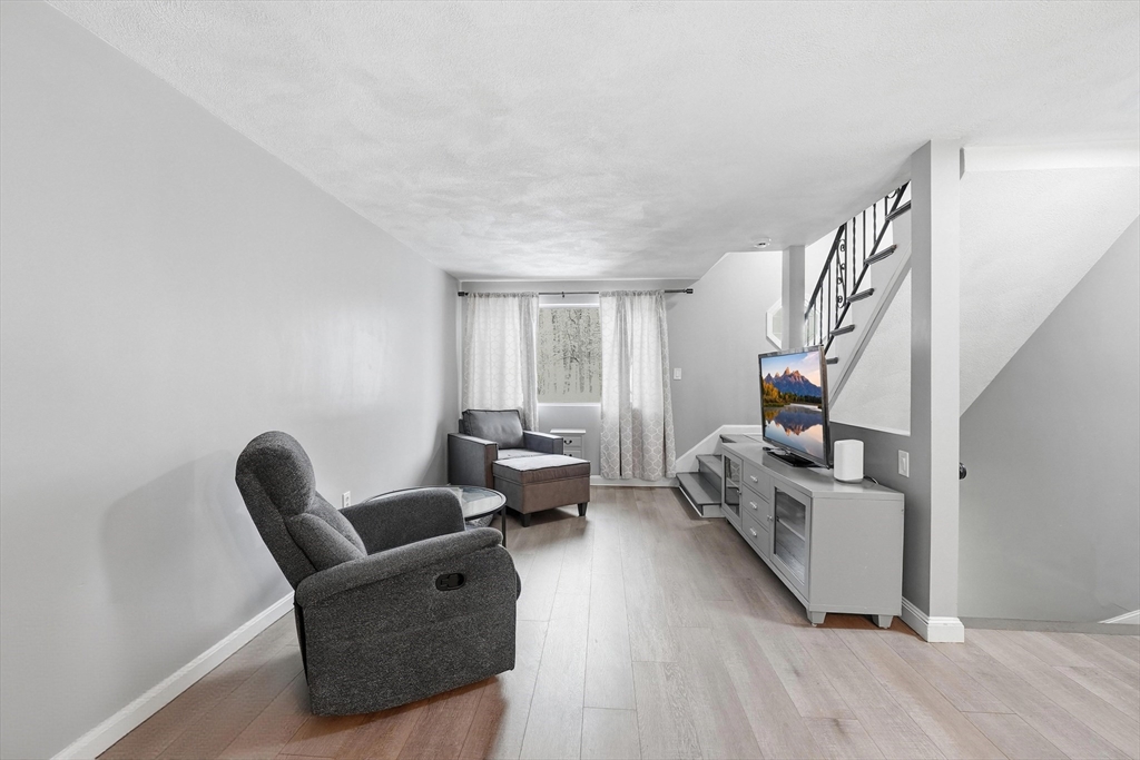 414 Farrwood Drive 414