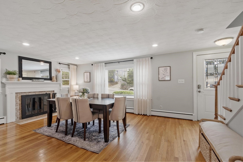 105 Whitman Ave