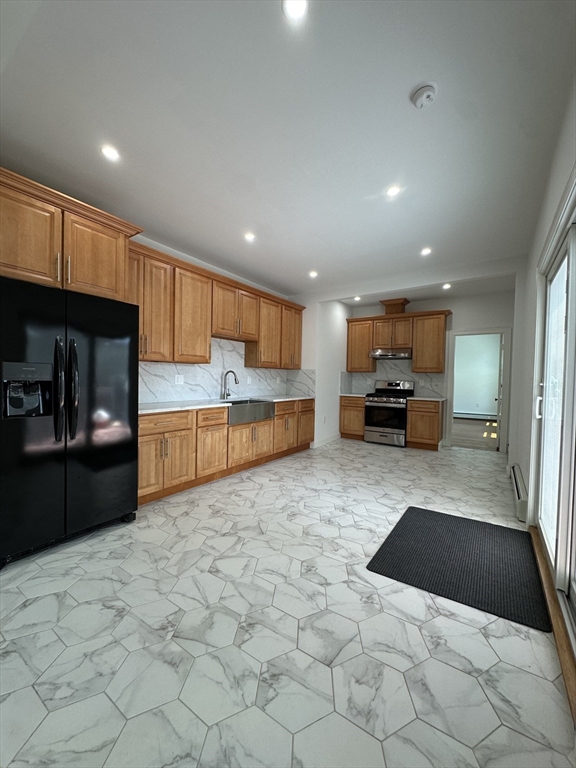 82 Middle Street, 2