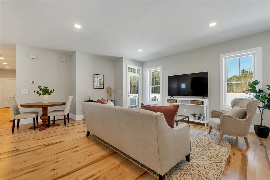 148 County Road, Amherst, NH Photo #11