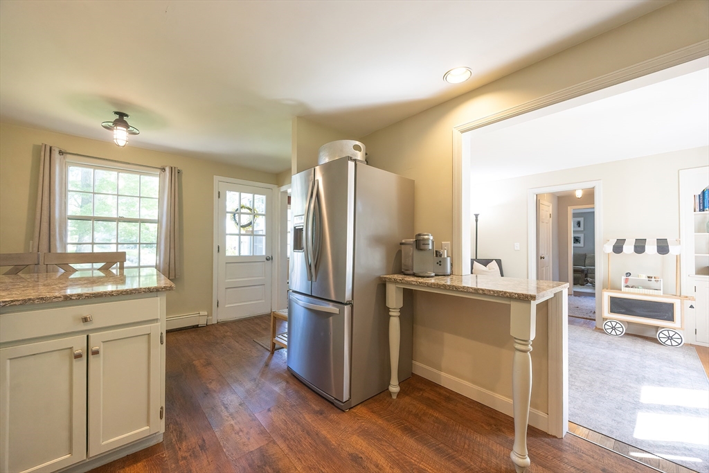 Attleboro, Massachusetts 02703, United States, 3 Bedrooms Bedrooms, ,2 BathroomsBathrooms,Residential,Pending,145913