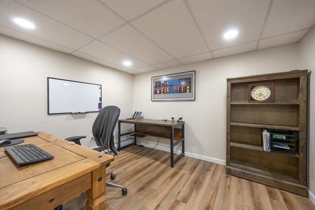 Attleboro, Massachusetts 02703, United States, 3 Bedrooms Bedrooms, ,2 BathroomsBathrooms,Residential,Pending,145913