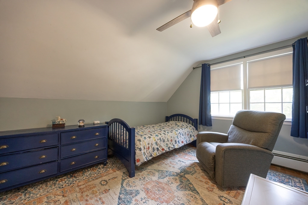 Attleboro, Massachusetts 02703, United States, 3 Bedrooms Bedrooms, ,2 BathroomsBathrooms,Residential,Pending,145913