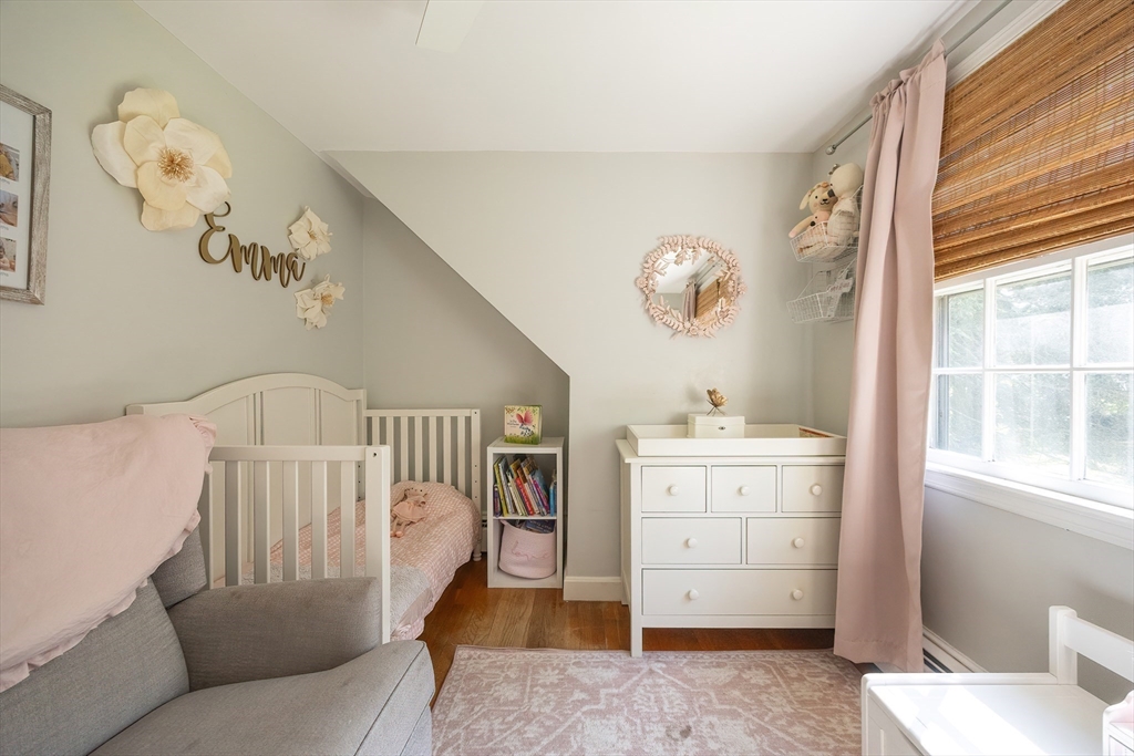 Attleboro, Massachusetts 02703, United States, 3 Bedrooms Bedrooms, ,2 BathroomsBathrooms,Residential,Pending,145913