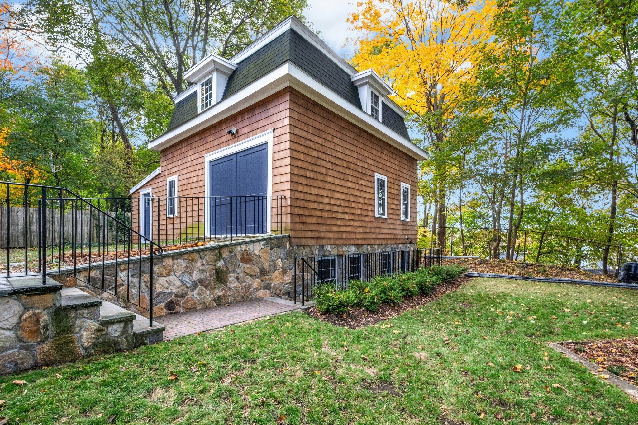 8 Pine St