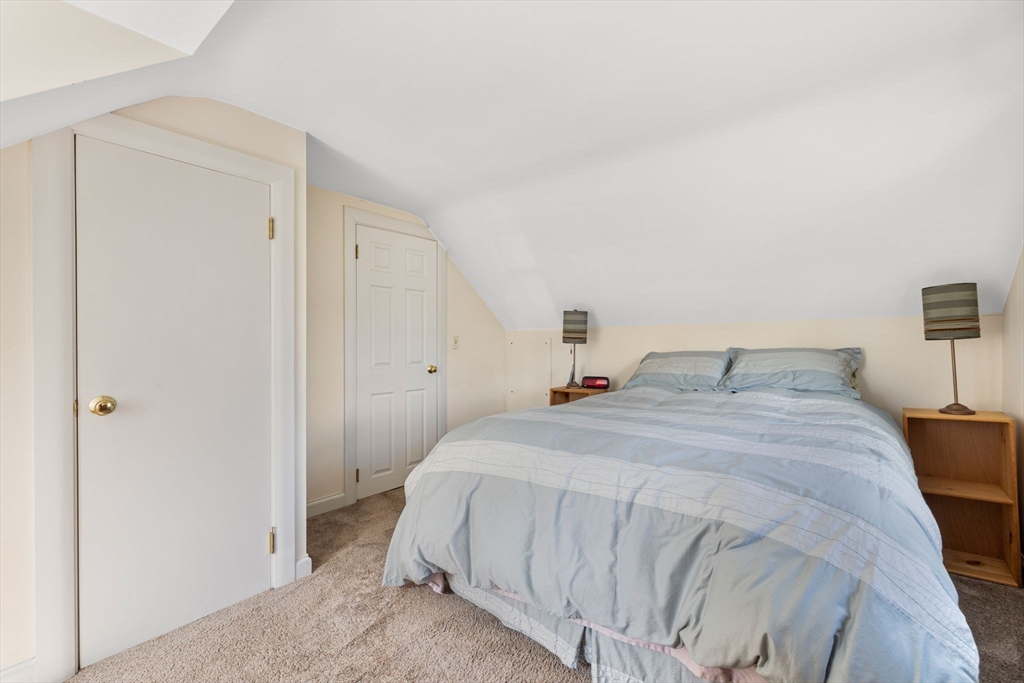 Stoneham, Massachusetts 02180, United States, 3 Bedrooms Bedrooms, ,2 BathroomsBathrooms,Residential,Pending,139604