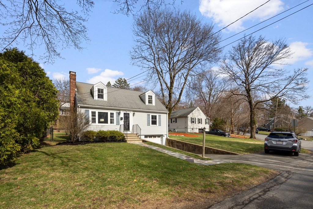 Stoneham, Massachusetts 02180, United States, 3 Bedrooms Bedrooms, ,2 BathroomsBathrooms,Residential,Pending,139604