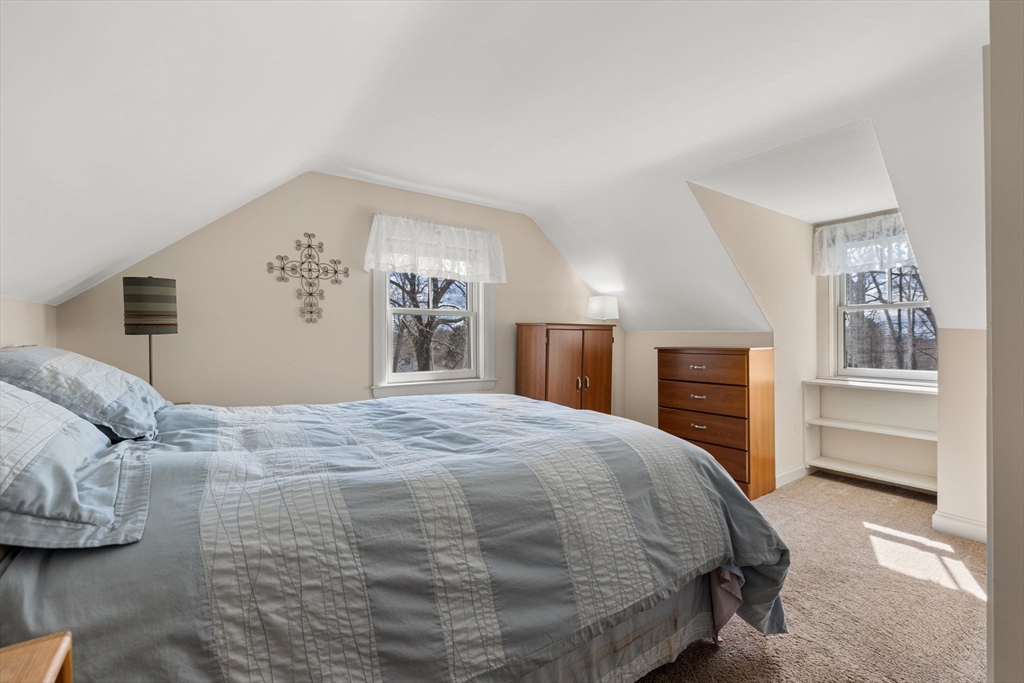 Stoneham, Massachusetts 02180, United States, 3 Bedrooms Bedrooms, ,2 BathroomsBathrooms,Residential,Pending,139604