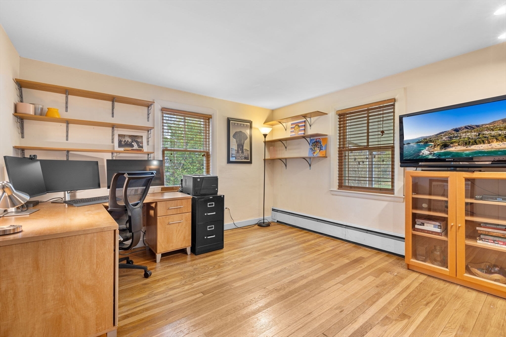 Stoneham, Massachusetts 02180, United States, 3 Bedrooms Bedrooms, ,2 BathroomsBathrooms,Residential,Pending,139604