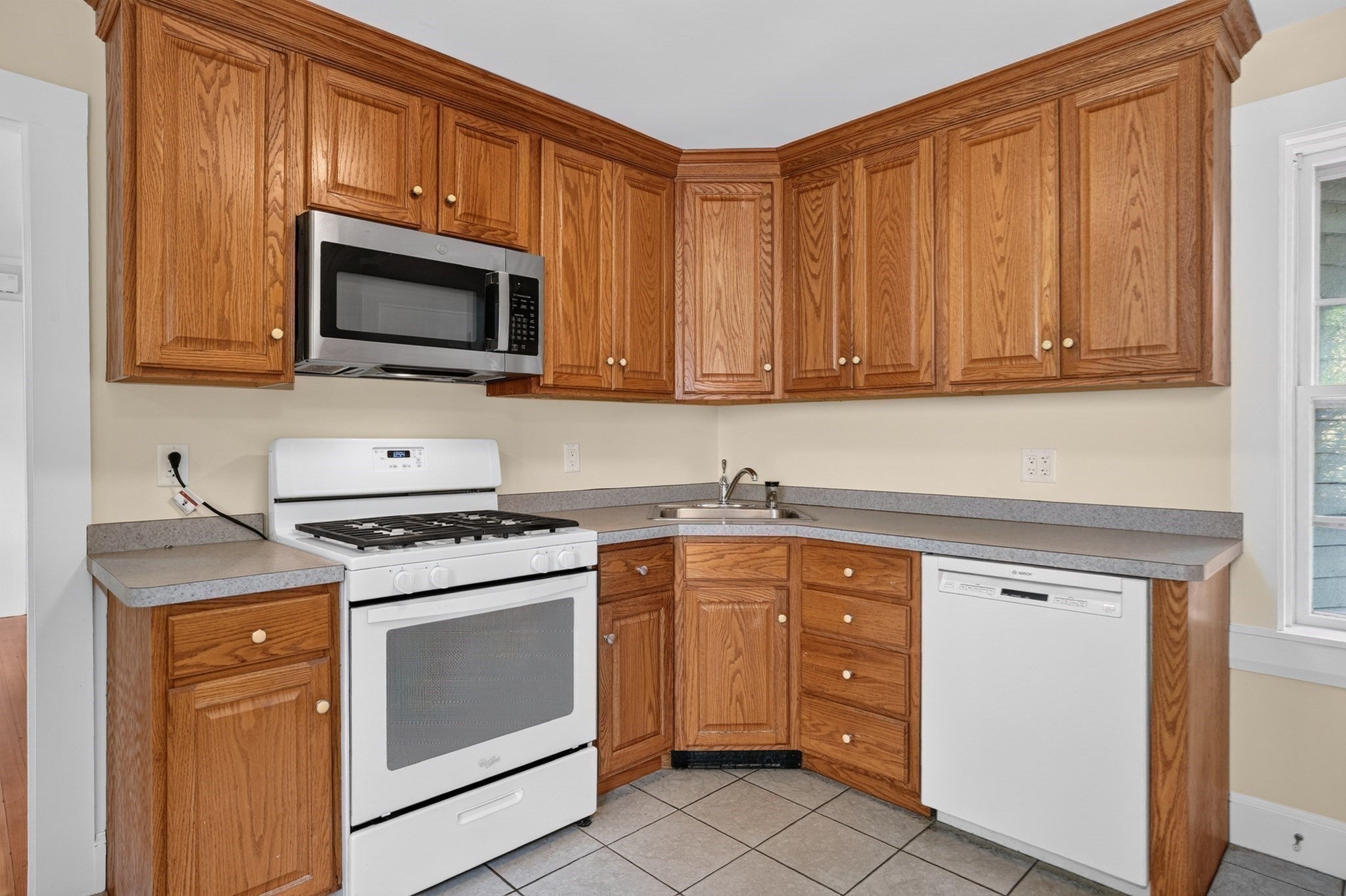 24 Fletcher AVE #1, Lexington, MA Photo #15