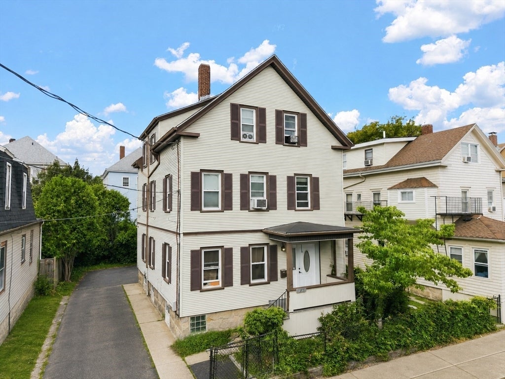 Photo of 21 Salisbury St, New Bedford, MA