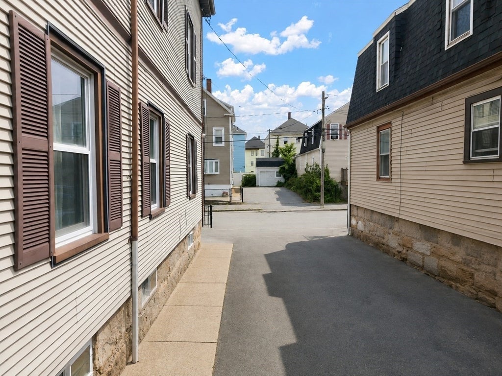 21 Salisbury St, New Bedford, MA, 21 Salisbury St, New Bedford, MA Photo #4