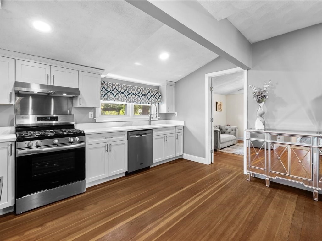 32 Oakwood Ave